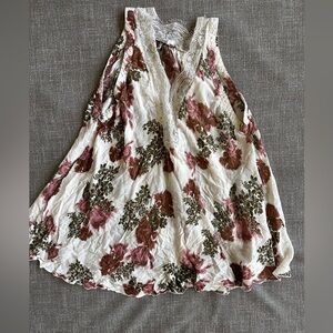 Free people Summer You Say So Slip loose fitting top floral size Small